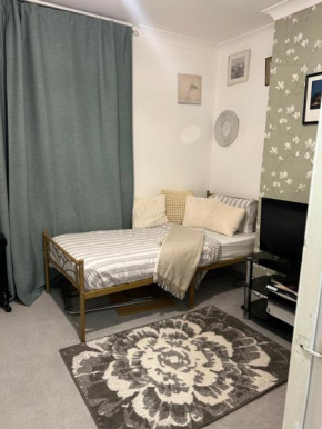 Private stay in London Shepherds Bush